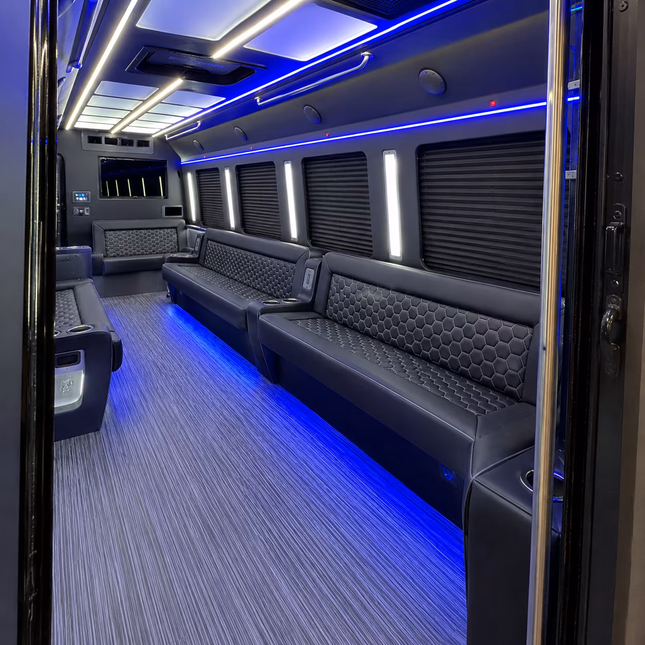 foxwoods resort casino mohegan sun bristol party bus rental